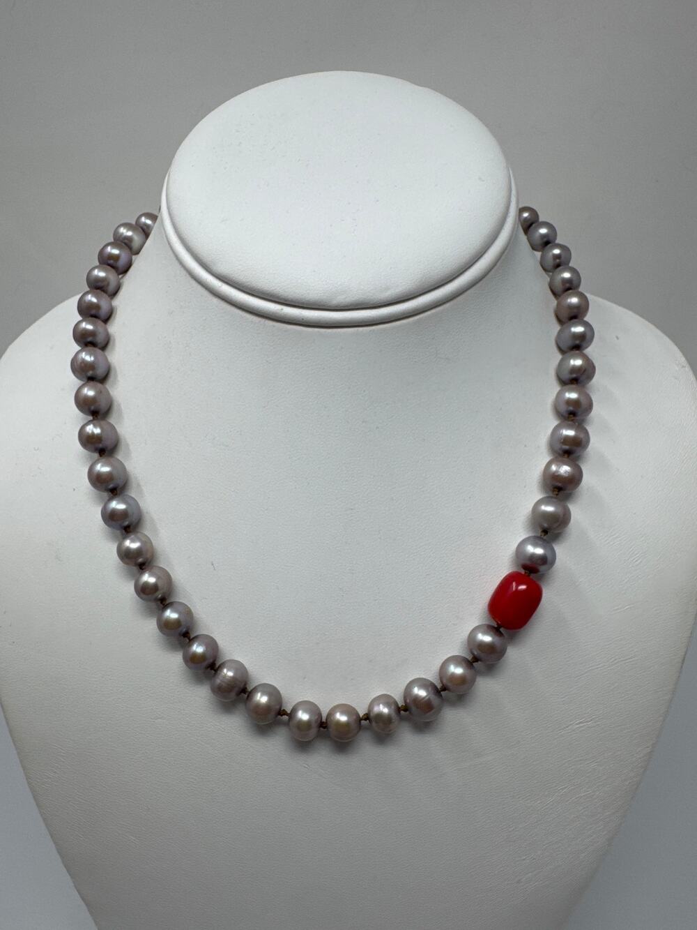 Peyote Bird Free Spirit NWT Grey Silver Pearl Red Coral Beaded Strand Necklace
